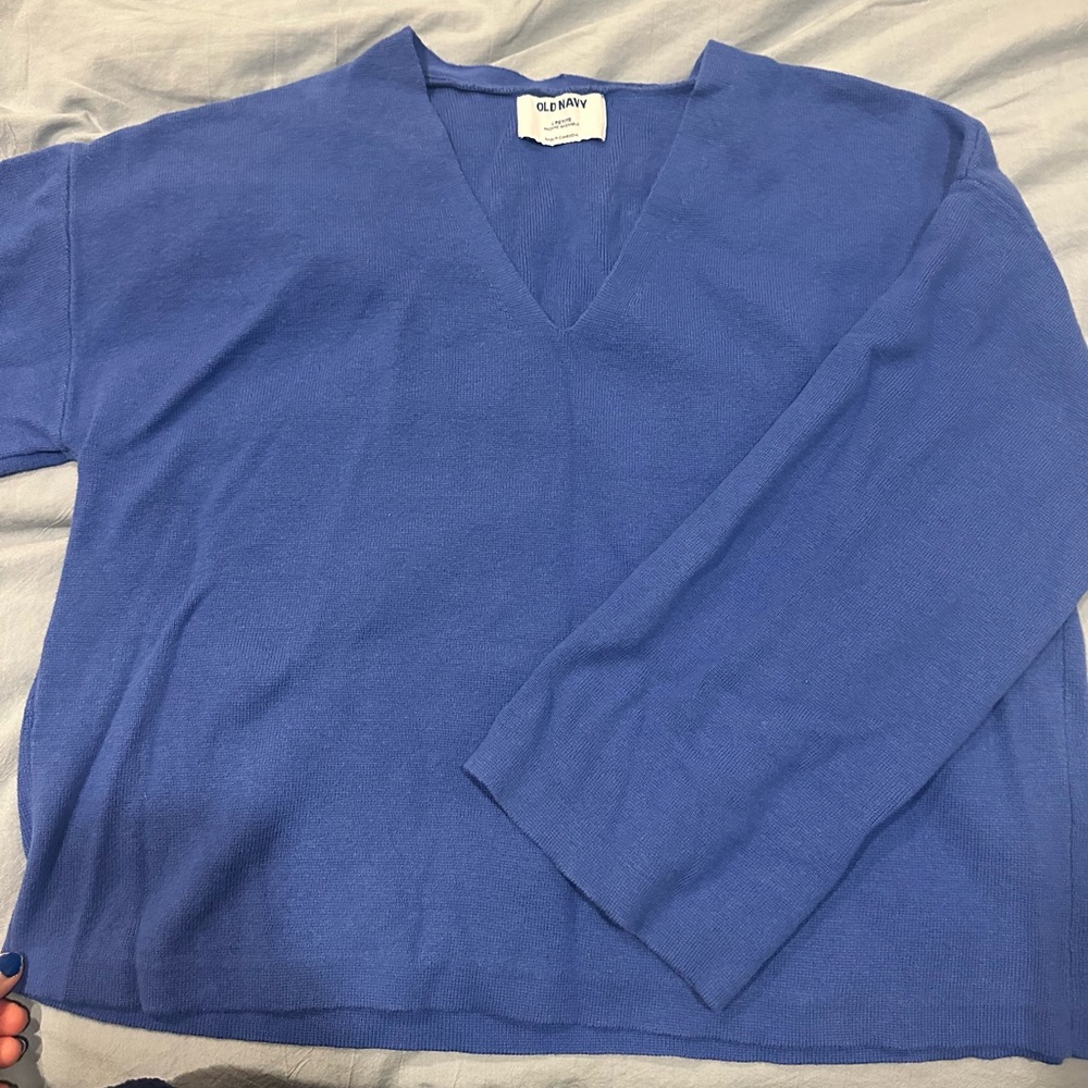 Old Navy Women’s V-Neck Sweater in Blue